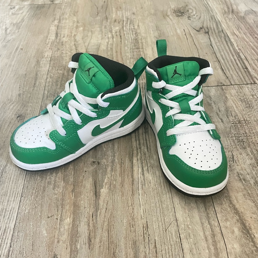 Jordan 1 Mid